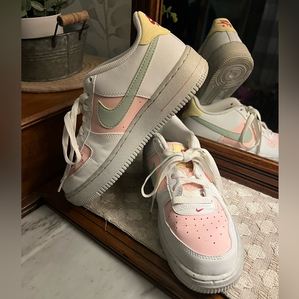 NIKE‎ Air Force One AF1 Impact GS Low Top Platform Sneakers White Pink Green 6Y